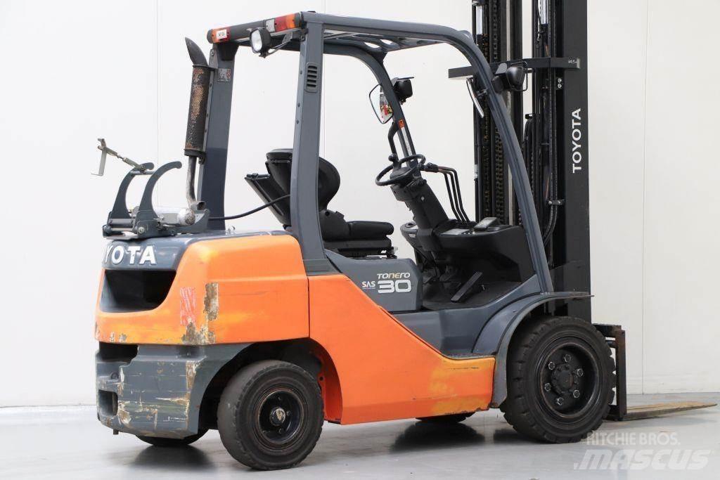 Toyota 02-8FGF30 Газовые погрузчики