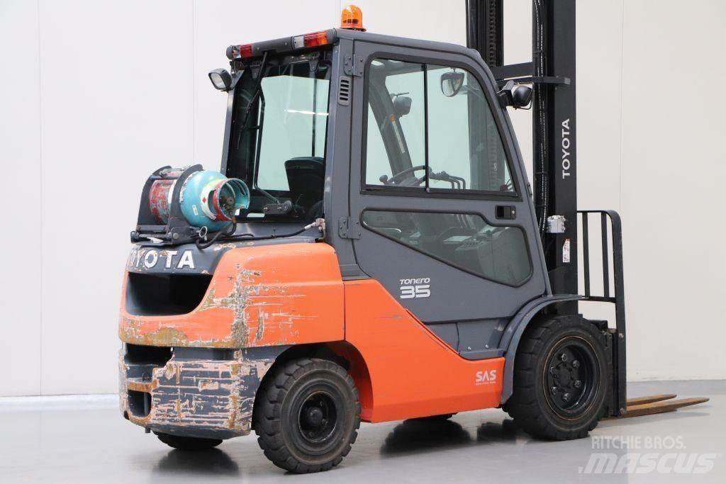 Toyota 02-8FGJF35 Газовые погрузчики