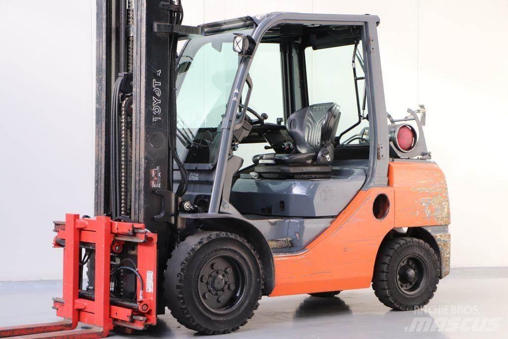 Toyota 02-8FGJF35 Газовые погрузчики