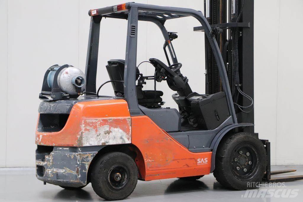 Toyota 02-8FGJF35 Газовые погрузчики