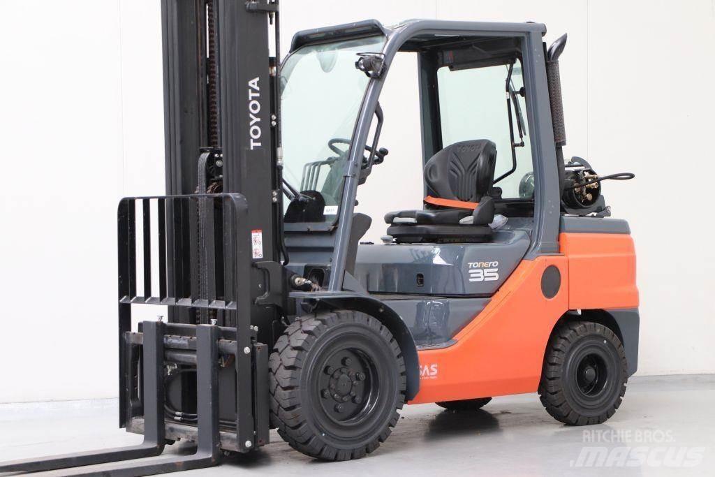 Toyota 02-8FGJF35 Газовые погрузчики