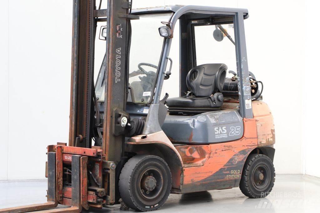 Toyota 42-7FGF25 Газовые погрузчики