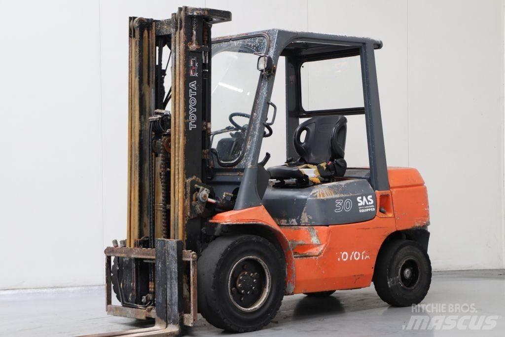 Toyota 62-7FDF30 Дизельные погрузчики