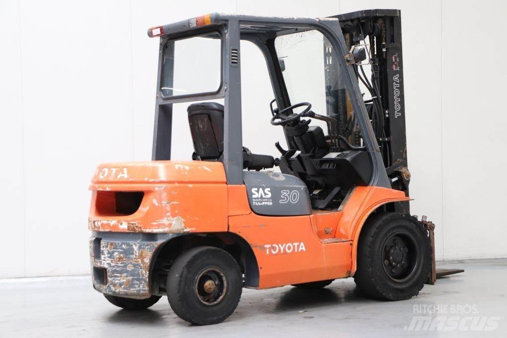 Toyota 62-7FDF30 Дизельные погрузчики