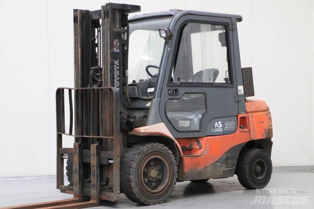 Toyota 62-7FDF30 Дизельные погрузчики
