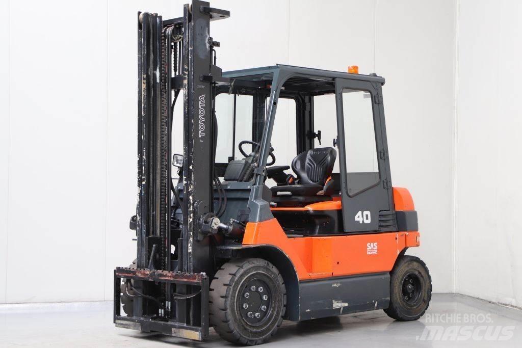 Toyota 7FBMF40 Электропогрузчики