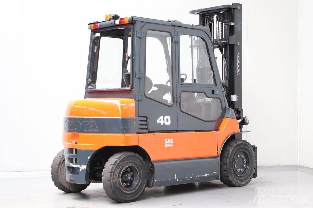 Toyota 7FBMF40 Электропогрузчики