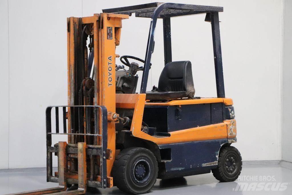 Toyota FBM25 Электропогрузчики