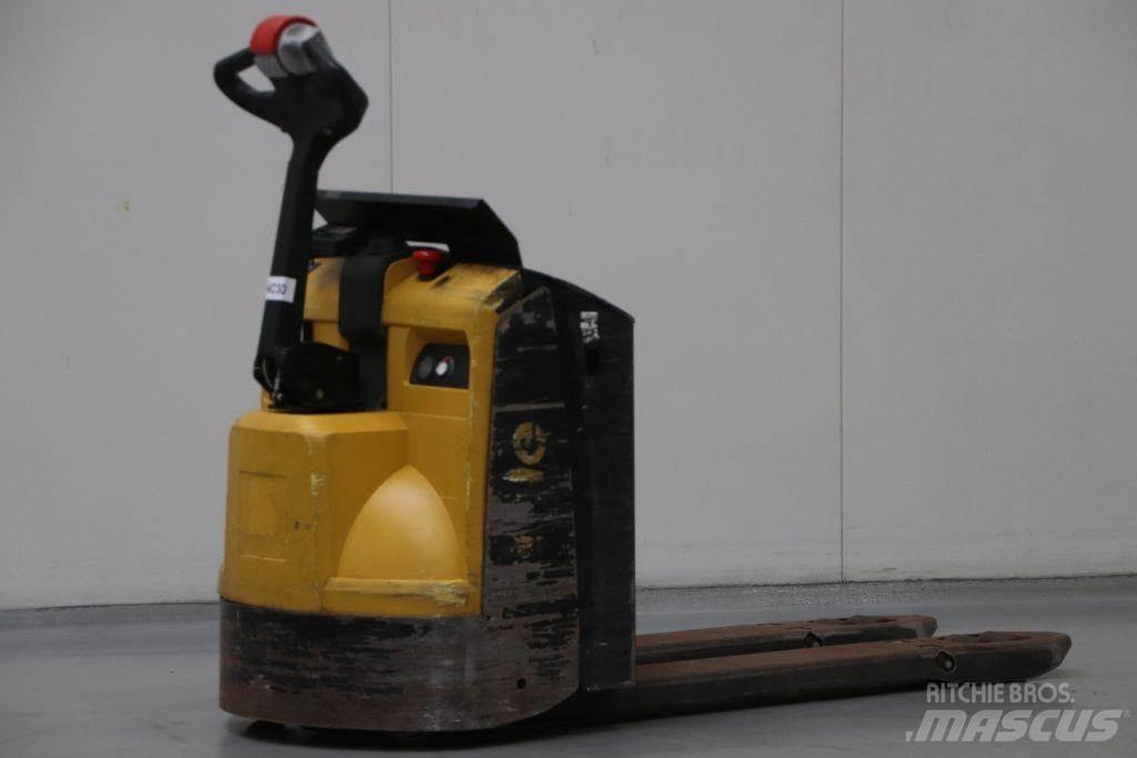 Yale MP16 Ручные электрические тележки
