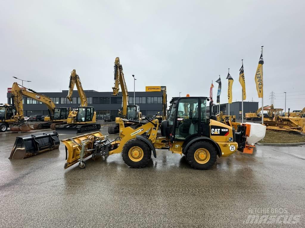CAT 906 Фронтальные погрузчики