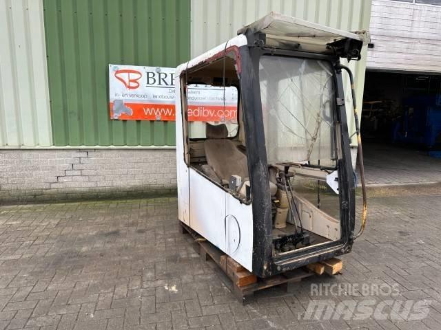 CAT 325 LN Кабины и интерьер