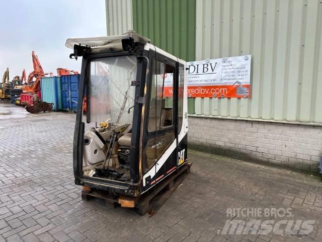 CAT 325 LN Кабины и интерьер