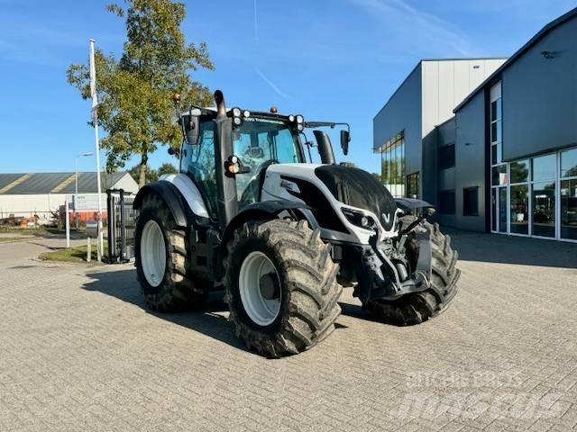 Valtra T214 Versu Трактора