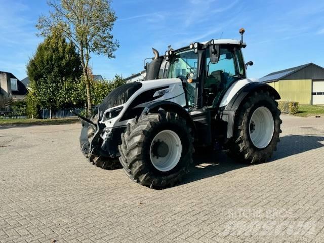 Valtra T214 Versu Трактора