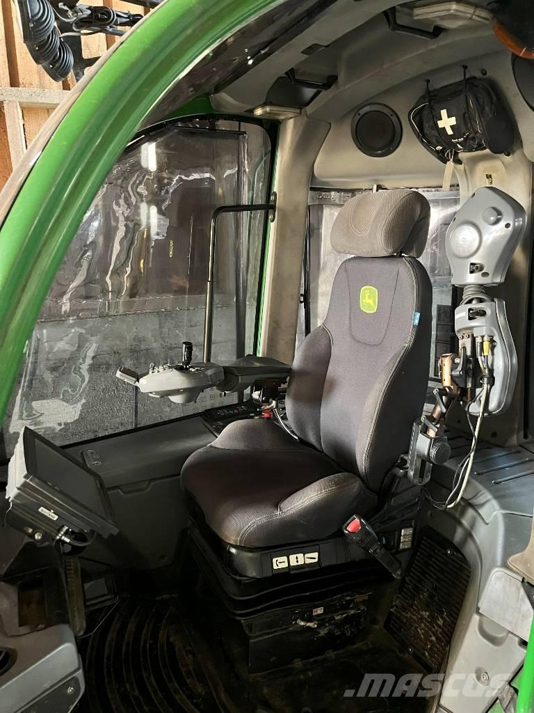 John Deere 1210E Форвардеры