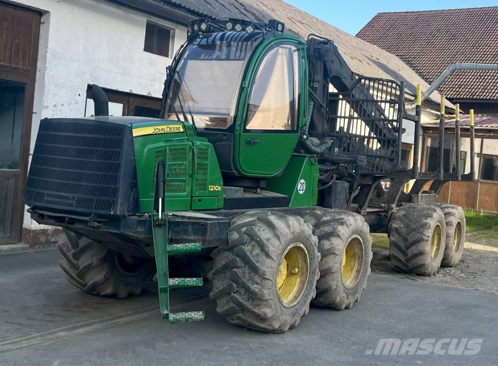 John Deere 1210E Форвардеры