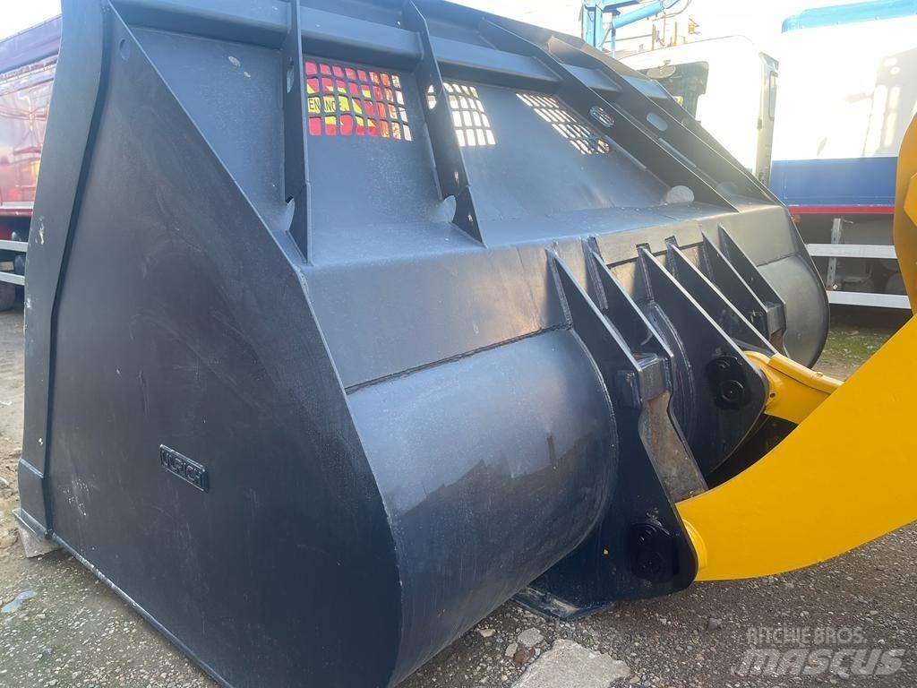 Komatsu WA 470 Фронтальные погрузчики