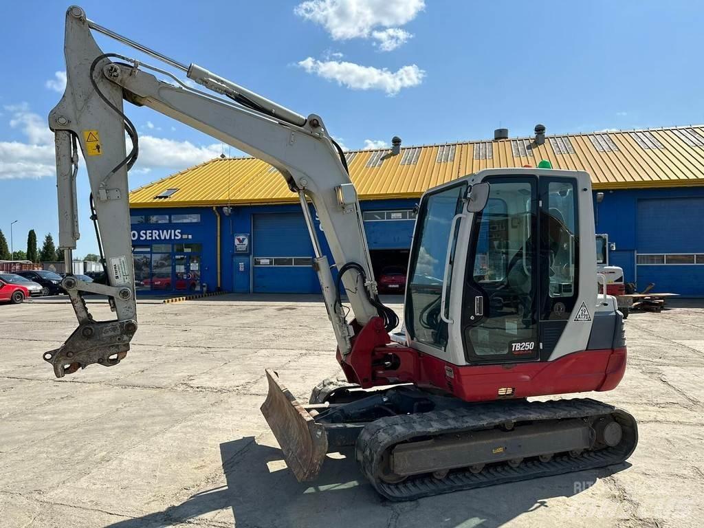 Takeuchi TB250 Мини-экскаваторы