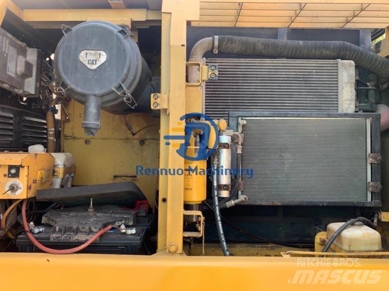 CAT 320 D Малые экскаваторы 7т-12т