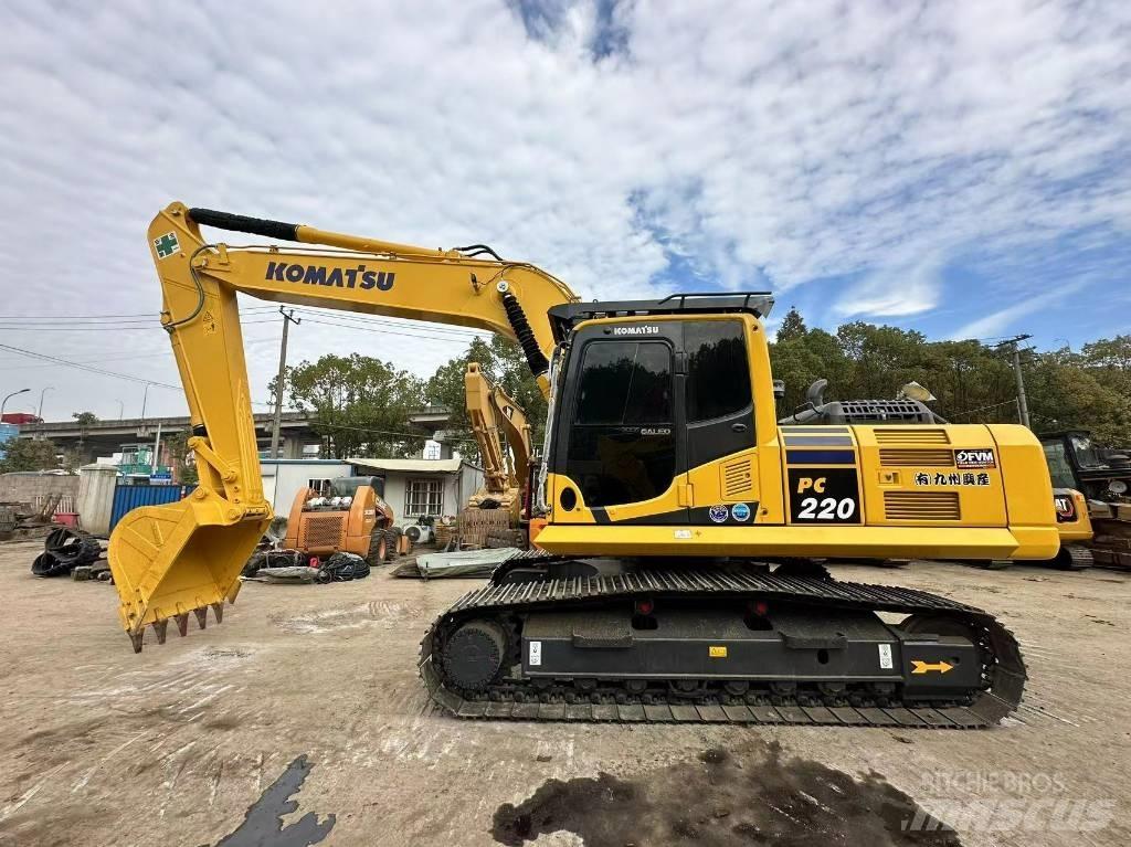 Komatsu pc220 Гусеничные экскаваторы