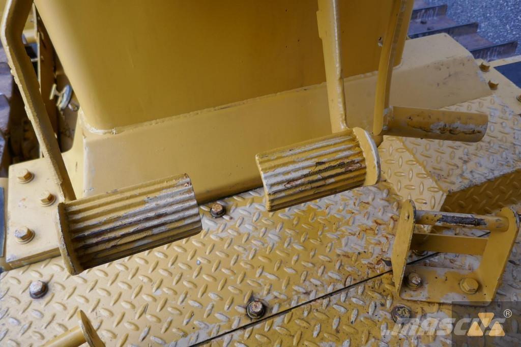CAT D7G Ex-army Гусеничные бульдозеры
