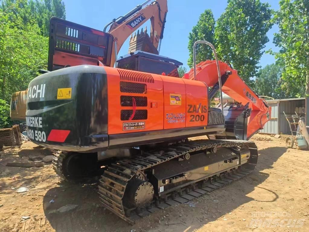 Hitachi ZX200 Гусеничные экскаваторы