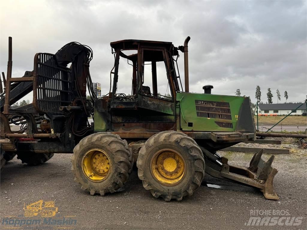 John Deere 1110D Форвардеры