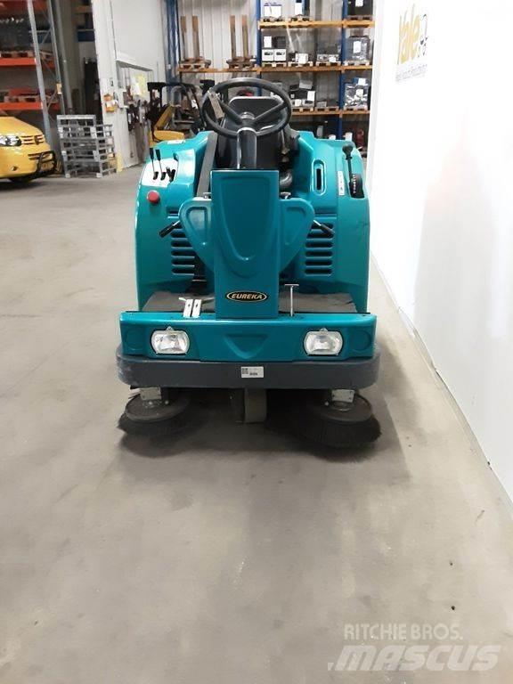 Eureka VEEGMACHINE Вакуумные уборочные машины