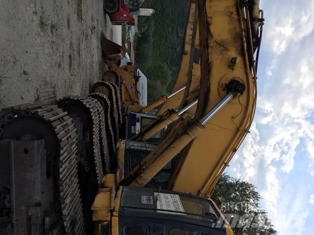 Komatsu 450 Гусеничные экскаваторы