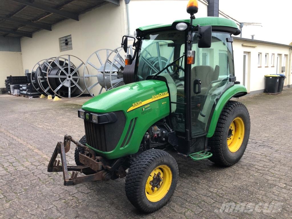 John Deere 3320 Коммунальные тракторы