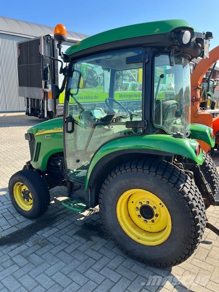 John Deere 3320 Коммунальные тракторы