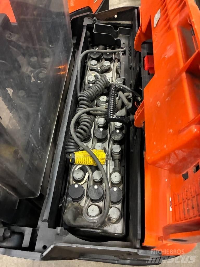 Toyota SWE120L Ручные штабелёры с электроподъёмом