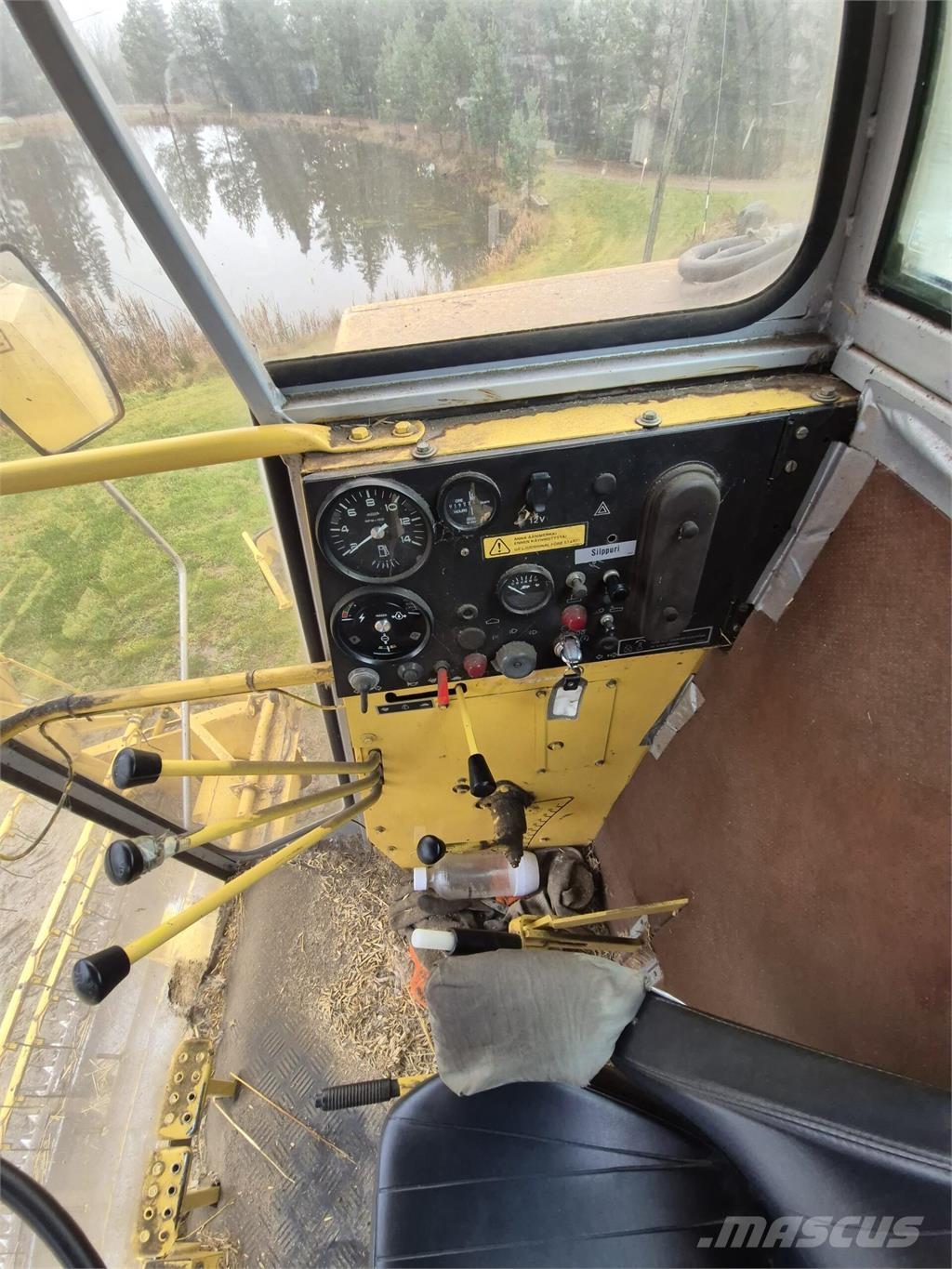 New Holland 8030 Зерноуборочные комбайны