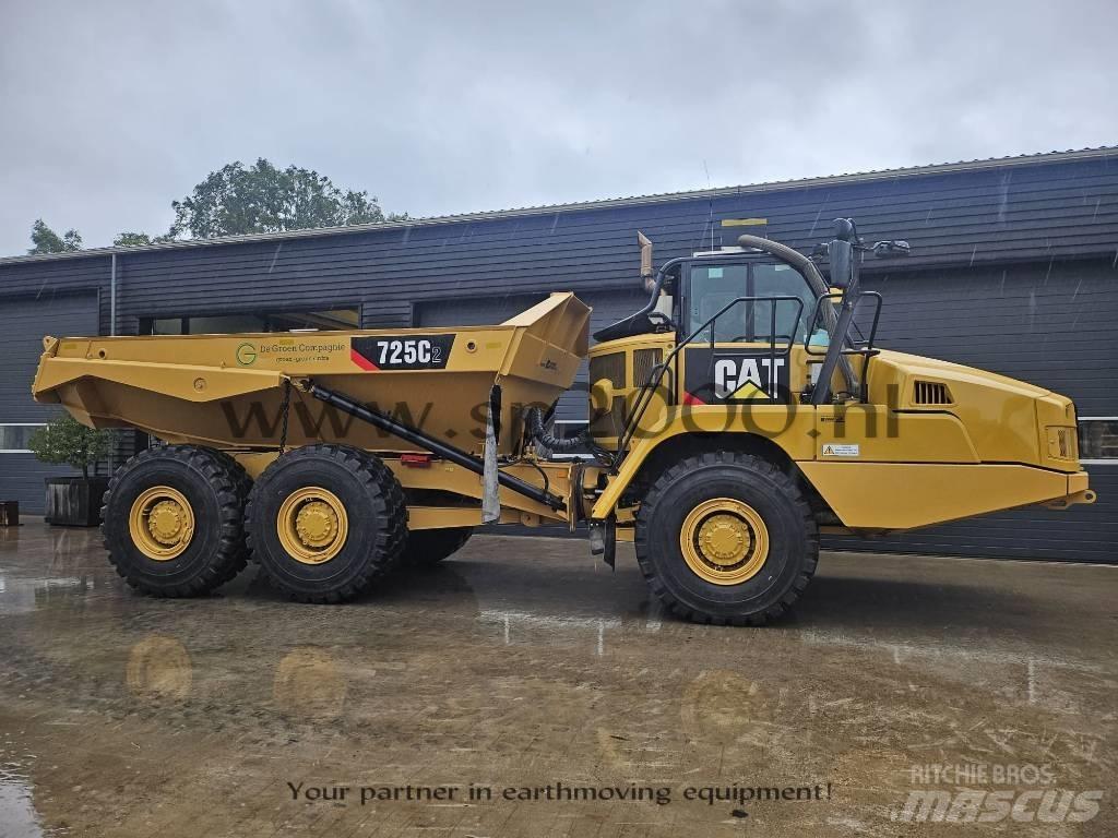 CAT 725C2 Шарнирно-сочленённые самосвалы