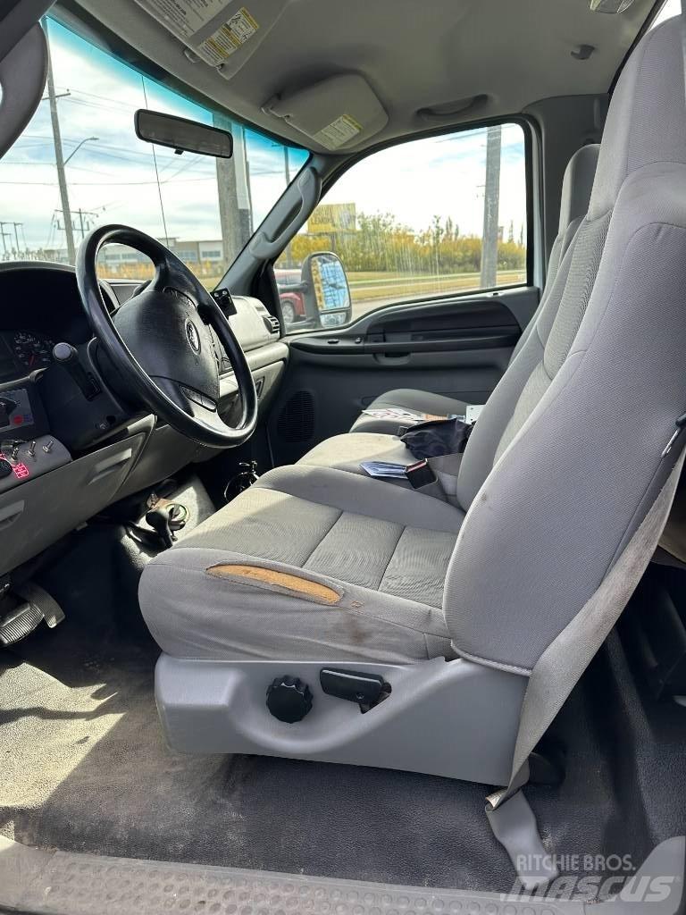 Ford F 550 XLT Грузовики-платформы/боковая разгрузка