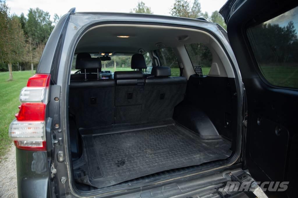 Toyota Landcruiser Легковые автомобили