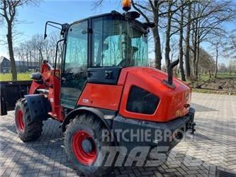 Kubota R 082 Фронтальные погрузчики