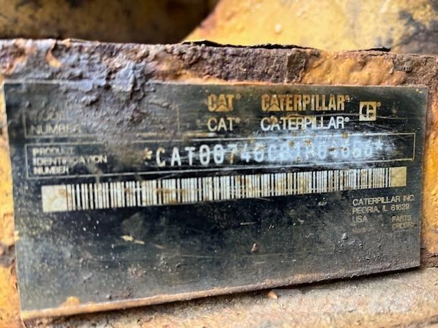 CAT 740 Шарнирно-сочленённые самосвалы