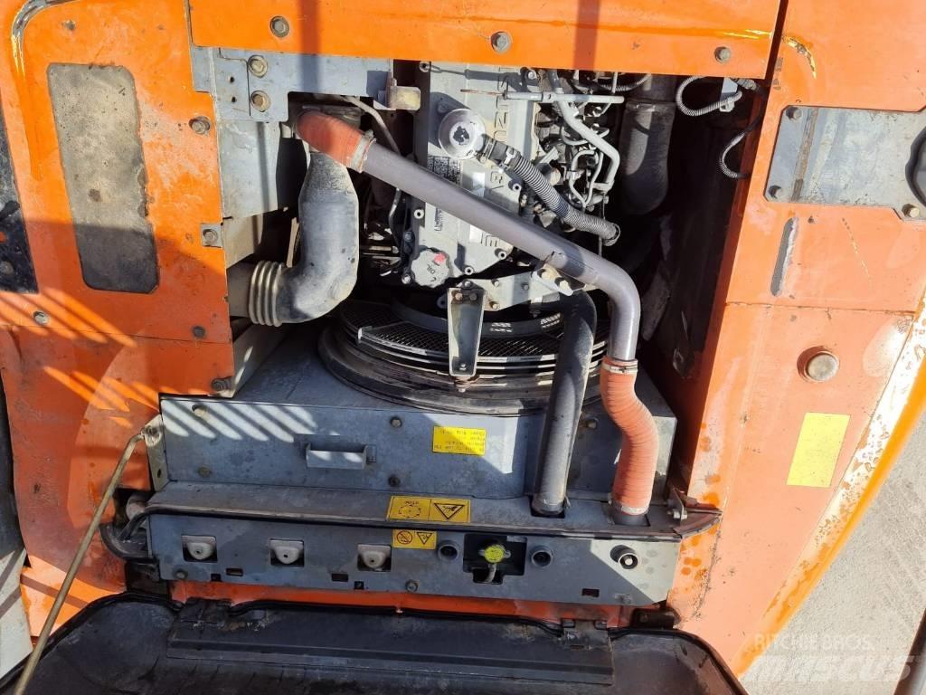 Hitachi ZX 210 LC-3 Гусеничные экскаваторы
