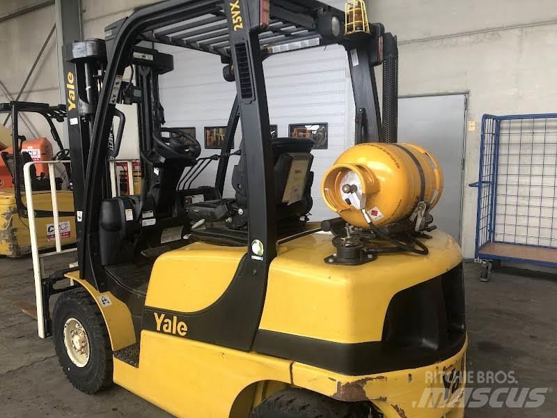 Yale GLP25VX Газовые погрузчики