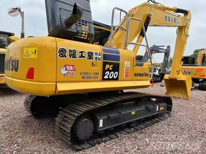 Komatsu PC 200 Гусеничные экскаваторы