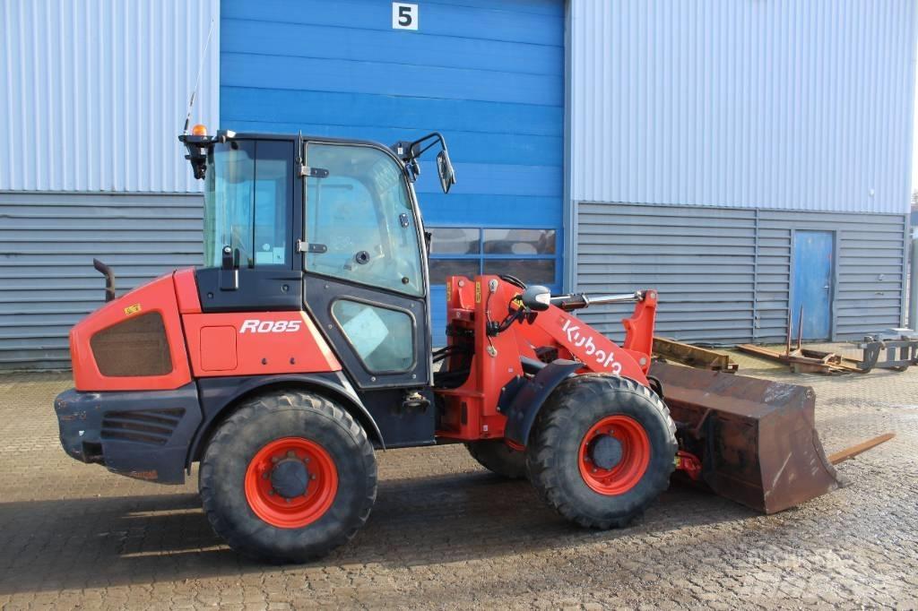 Kubota R085 Фронтальные погрузчики