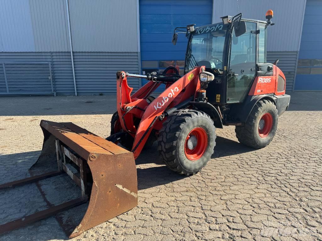 Kubota R085 Фронтальные погрузчики