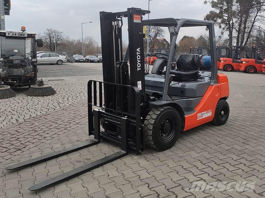 Toyota 02-8FGF20 Газовые погрузчики