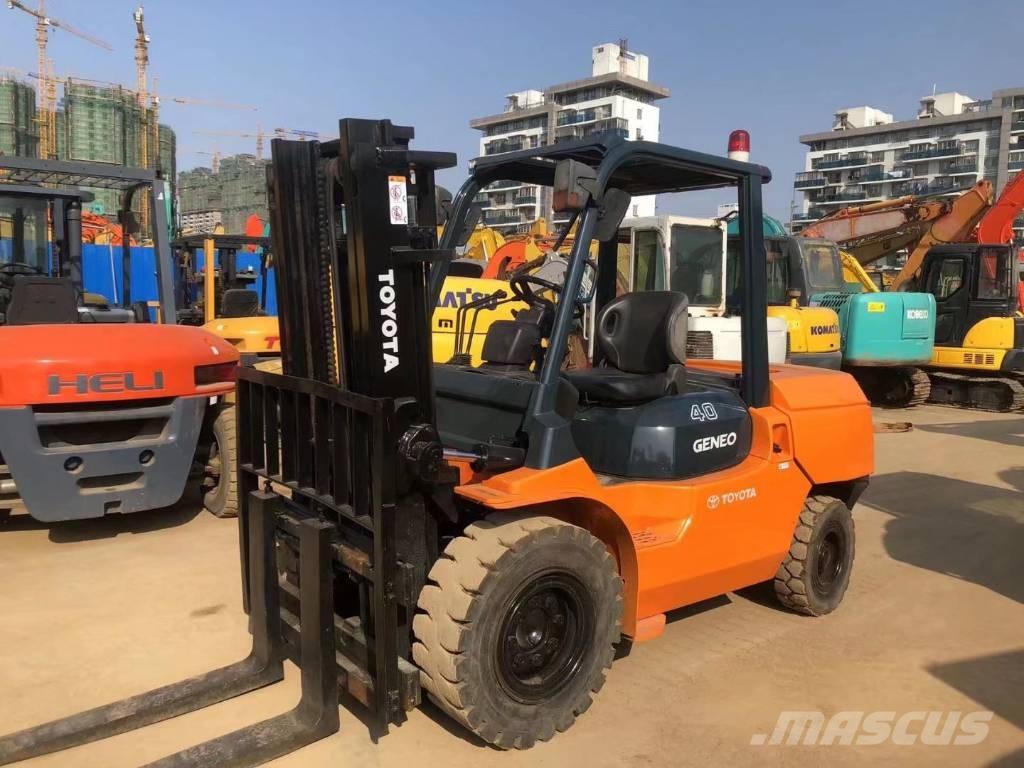 Toyota FD30 Дизельные погрузчики