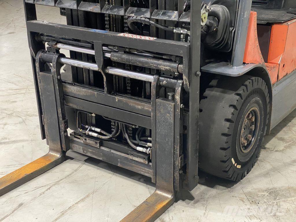 Toyota 7FBMF25 Электропогрузчики