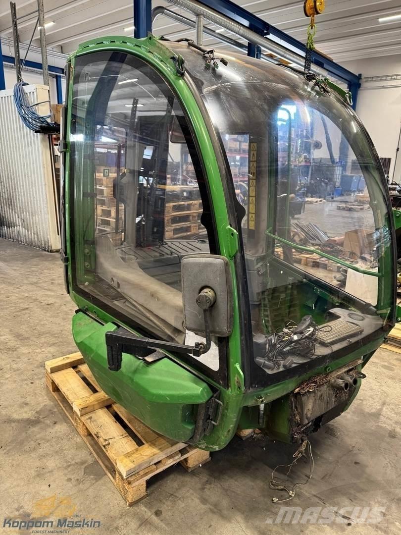John Deere 1210E Кабины и интерьер