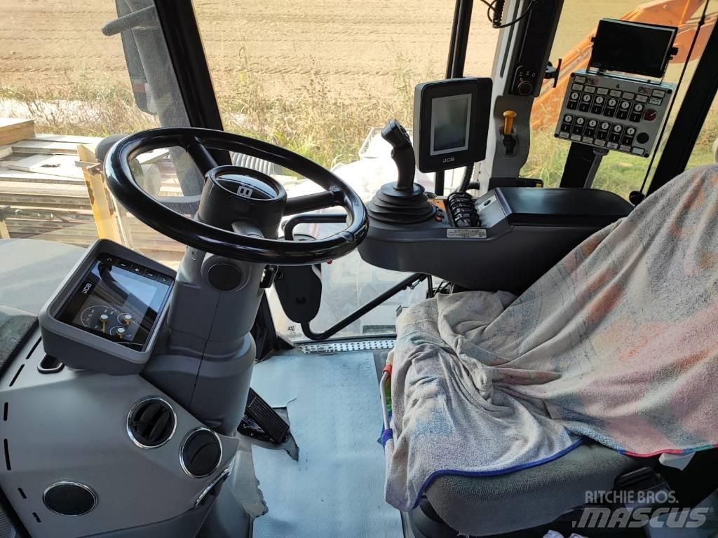 JCB Fastrac 4220 Трактора