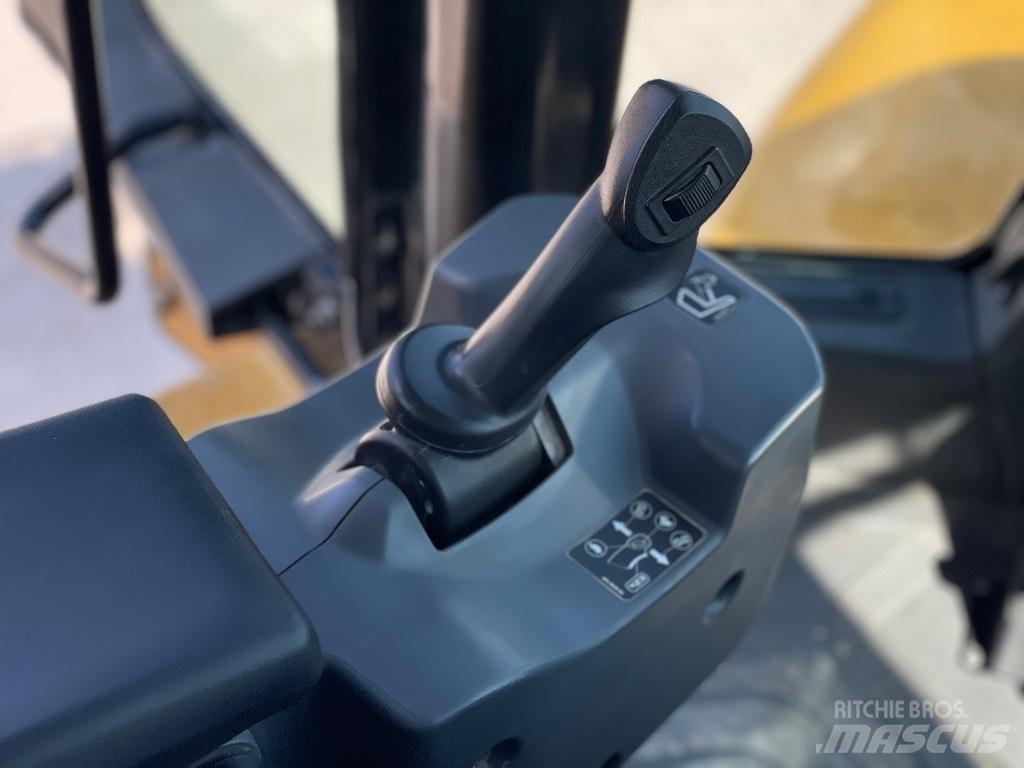 CAT 966M XE Фронтальные погрузчики