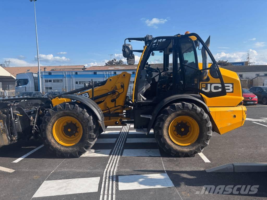 JCB TM 320 S Сельскохозяйственные телескопические погрузчики